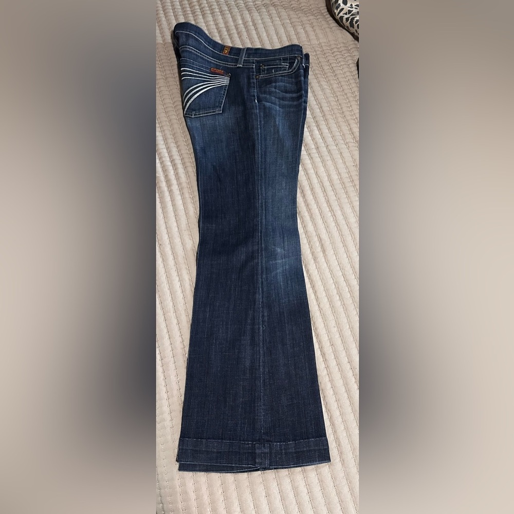 7 for all mankind jeans 
Size 28
Great Condition 
Inseam 32